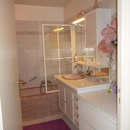 Apartmán Lovely With Terrace Cannes